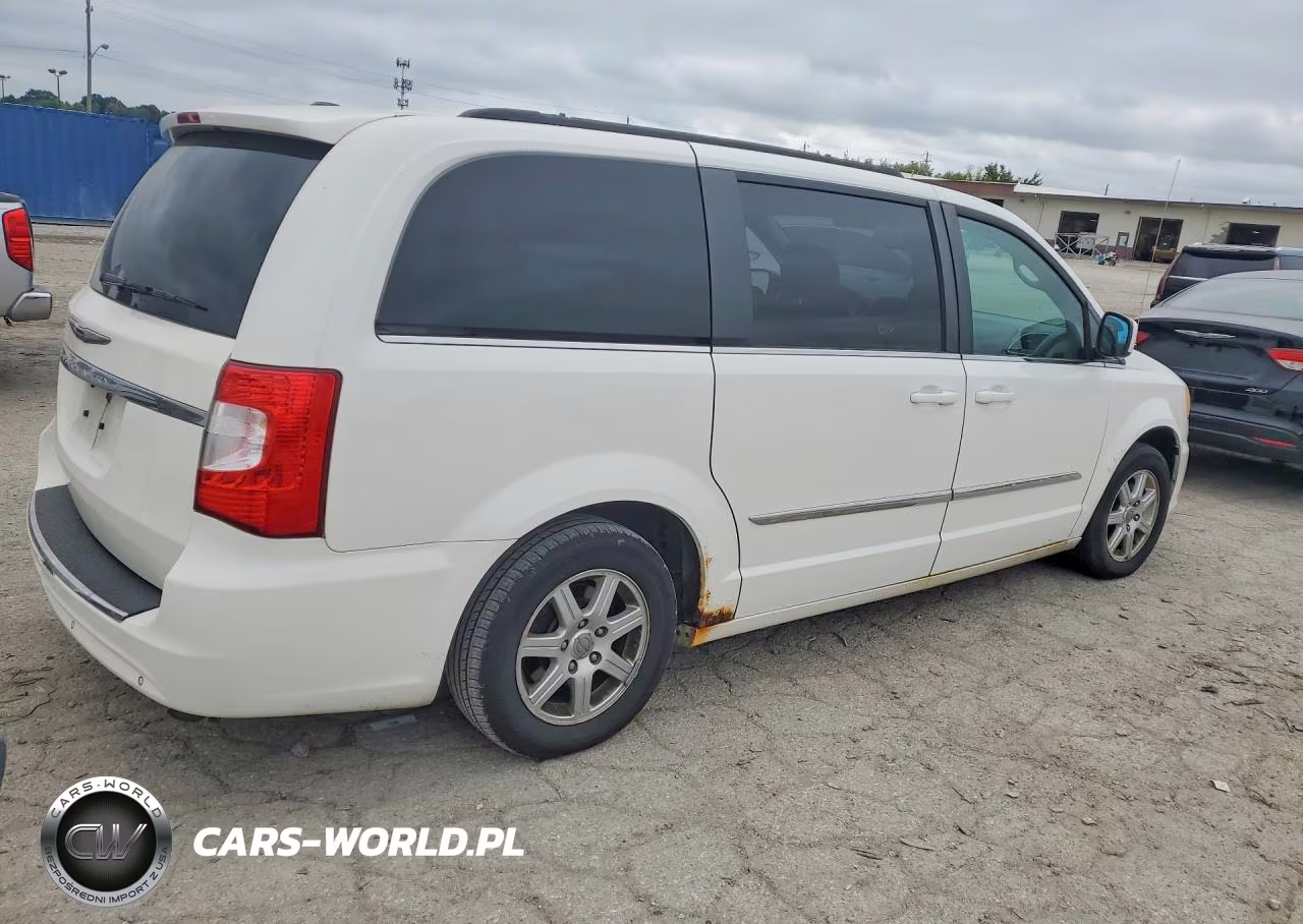 2011 Chrysler Town & Country Touring VIN:2A4RR5DG5BR649264 - 3
