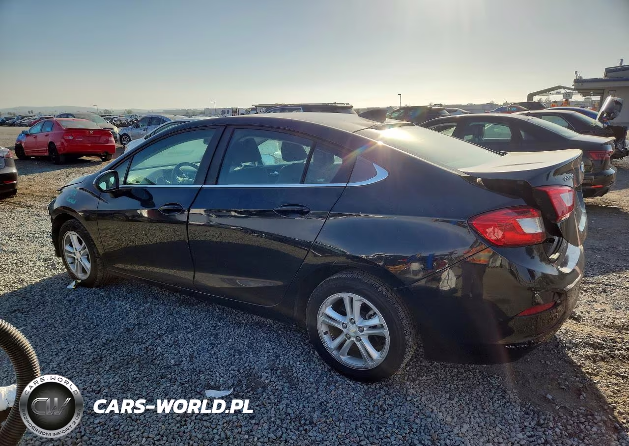 2018 Chevrolet Cruze Lt VIN:1G1BE5SM7J7232569 - 2