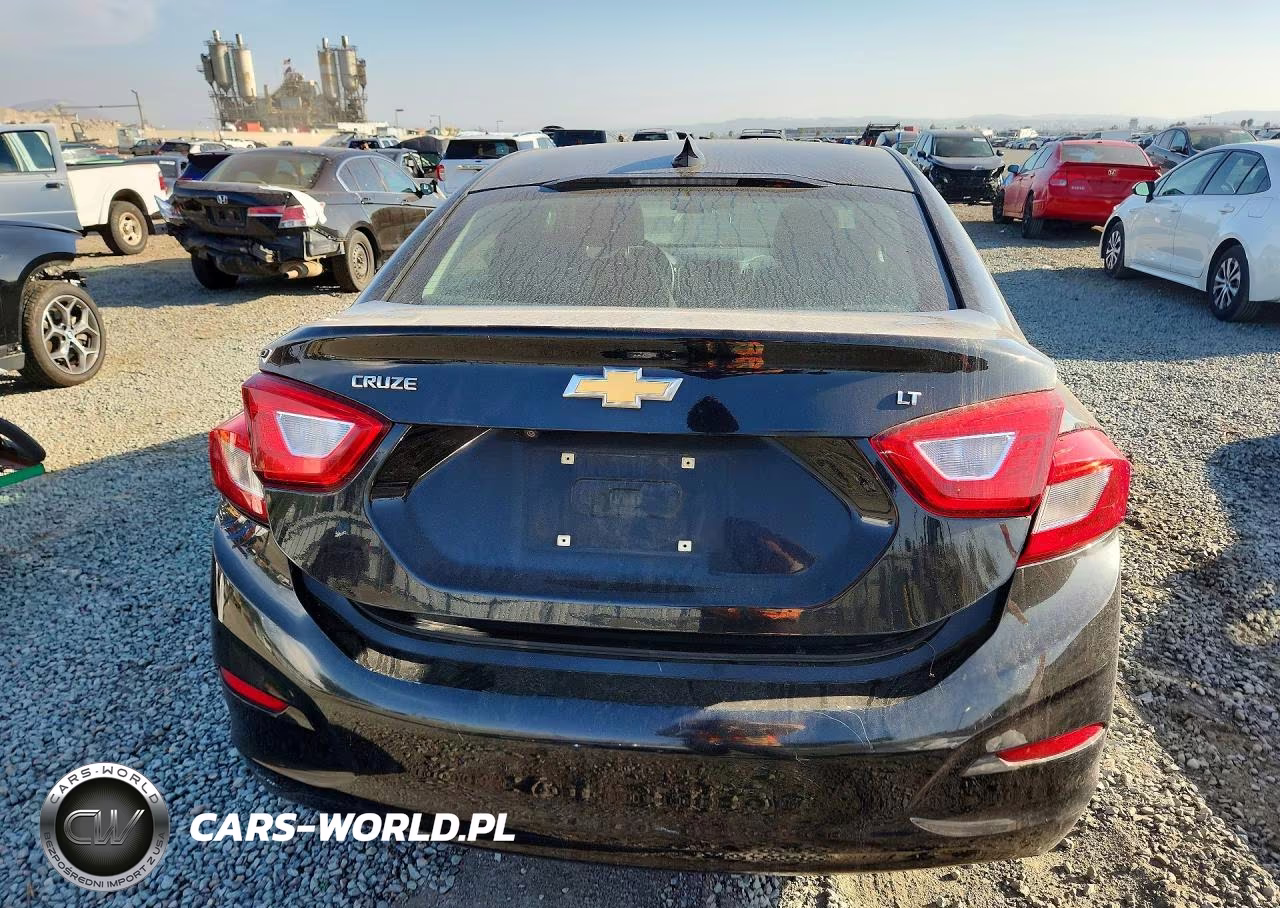 2018 Chevrolet Cruze Lt VIN:1G1BE5SM7J7232569 - 6