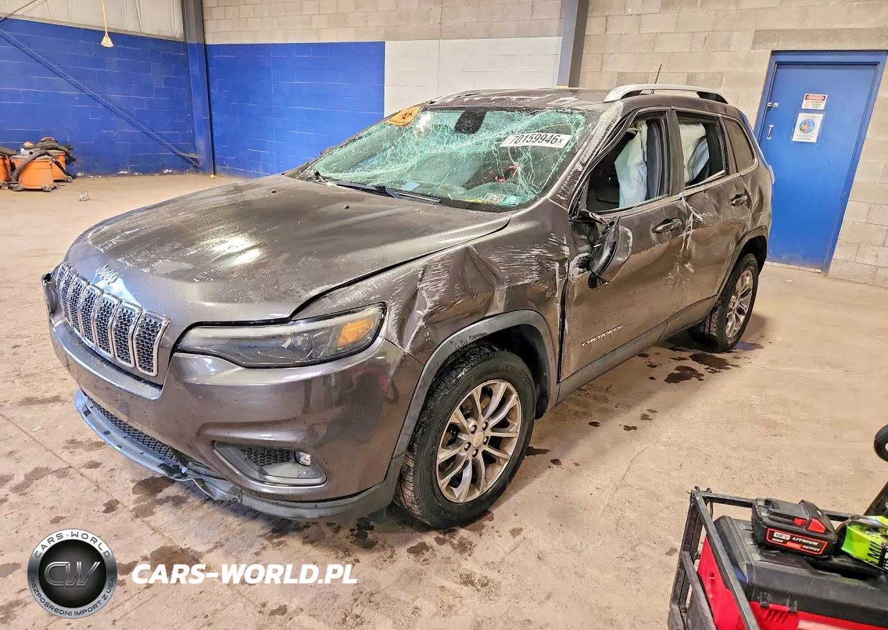 2019 Jeep Cherokee Latitude Plus VIN:1C4PJLLB7KD318705 - 1