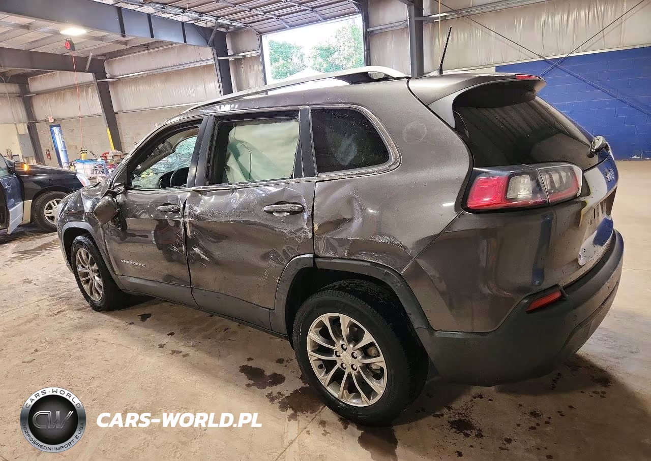2019 Jeep Cherokee Latitude Plus VIN:1C4PJLLB7KD318705 - 2