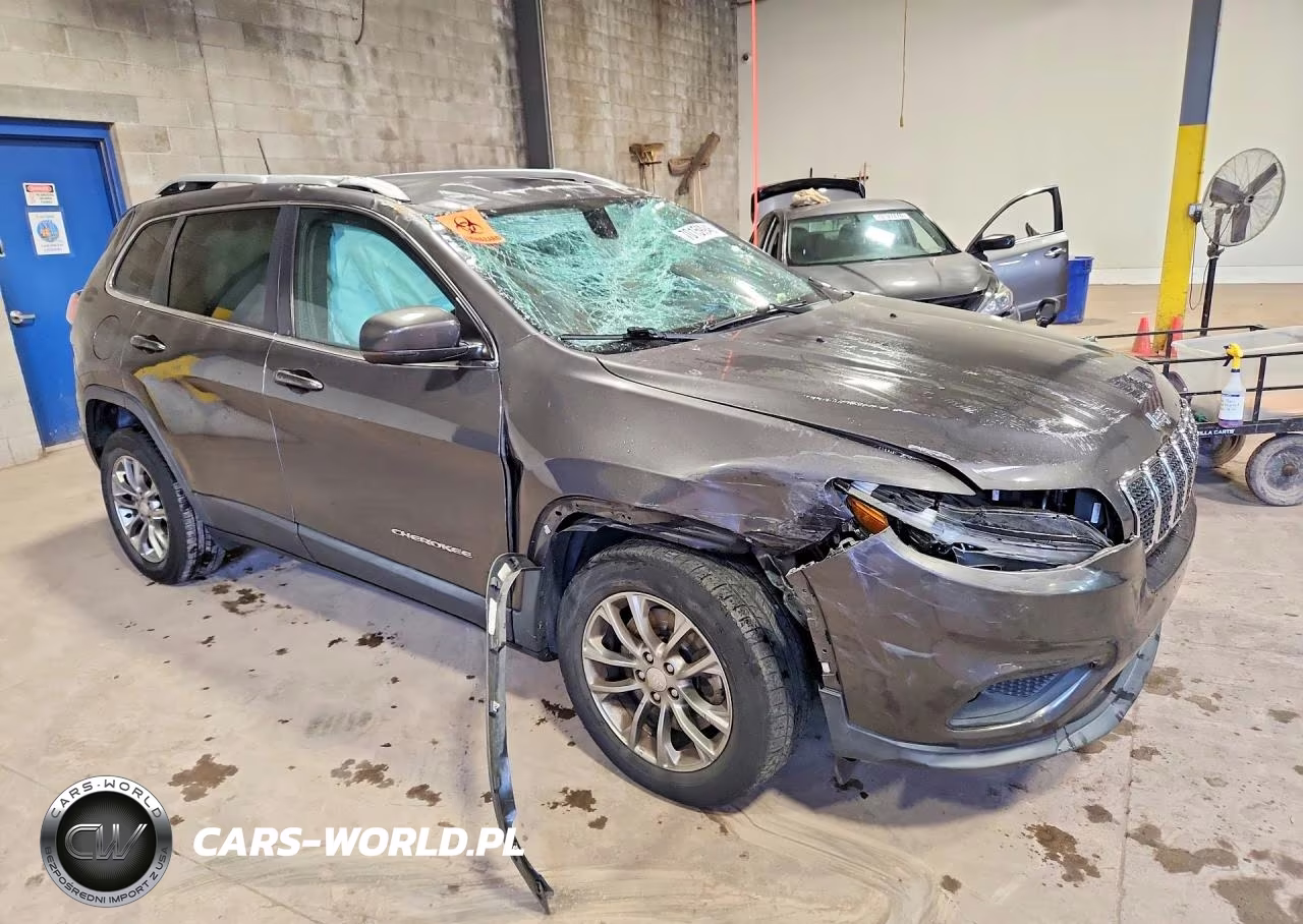 2019 Jeep Cherokee Latitude Plus VIN:1C4PJLLB7KD318705 - 4