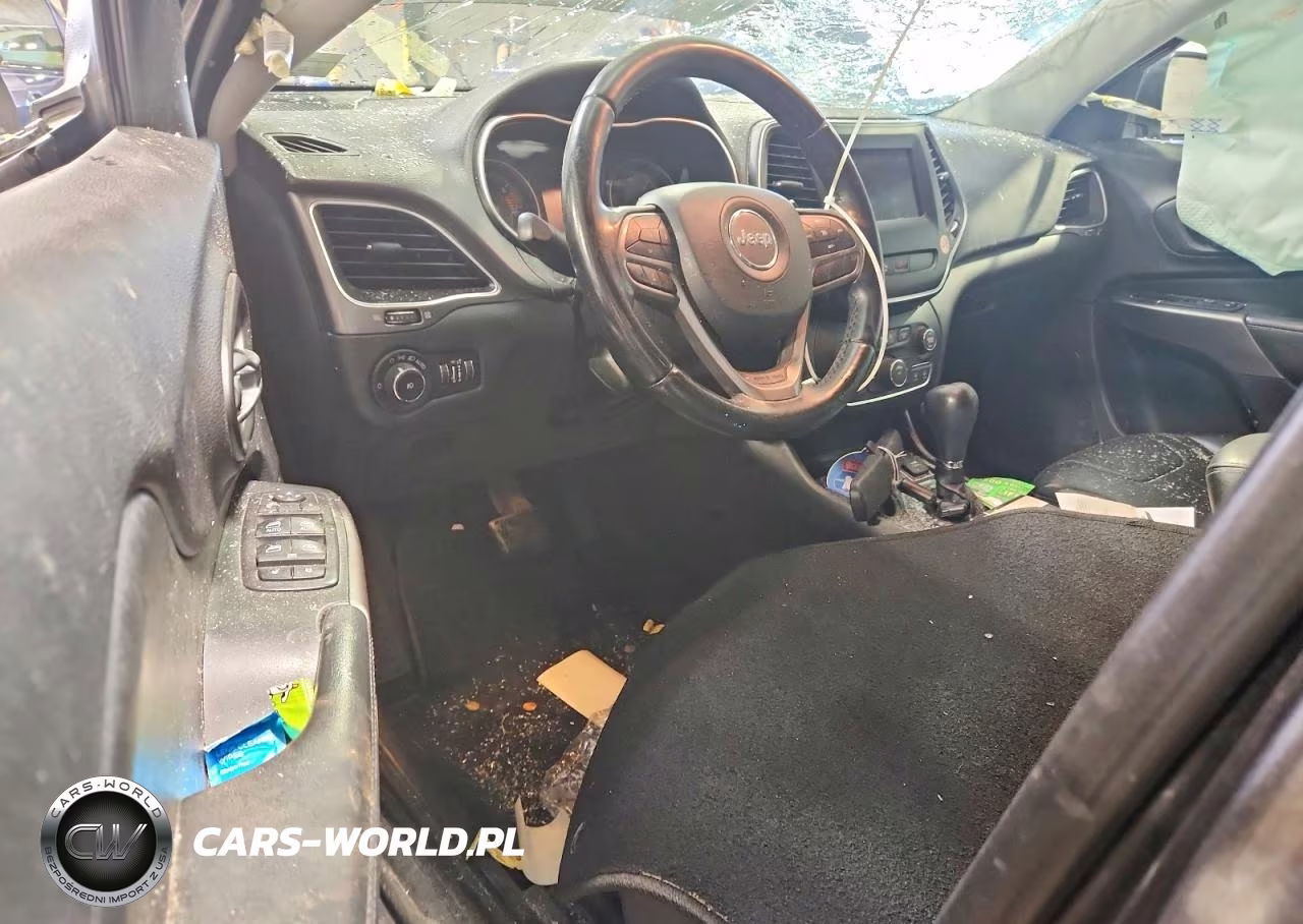 2019 Jeep Cherokee Latitude Plus VIN:1C4PJLLB7KD318705 - 8