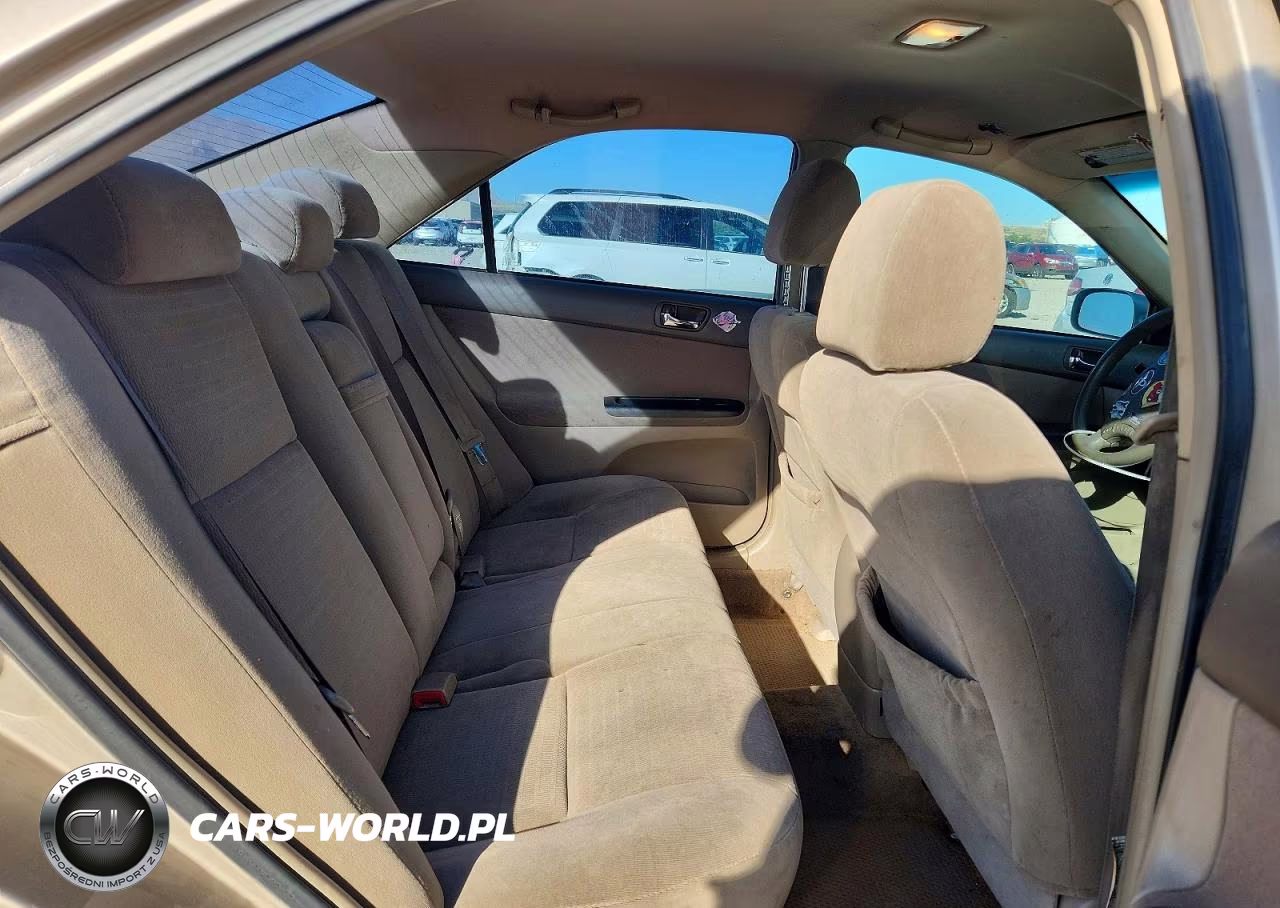 2005 Toyota Camry Le VIN:4T1BE32K75U086073 - 10