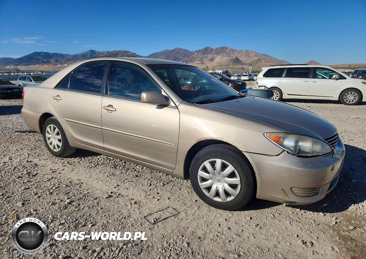 2005 Toyota Camry Le VIN:4T1BE32K75U086073 - 4