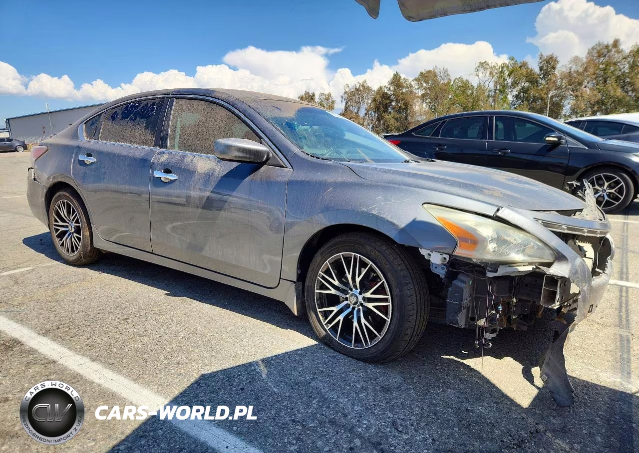 2015 Nissan Altima 2.5 S VIN:1N4AL3AP1FN402782 - 4