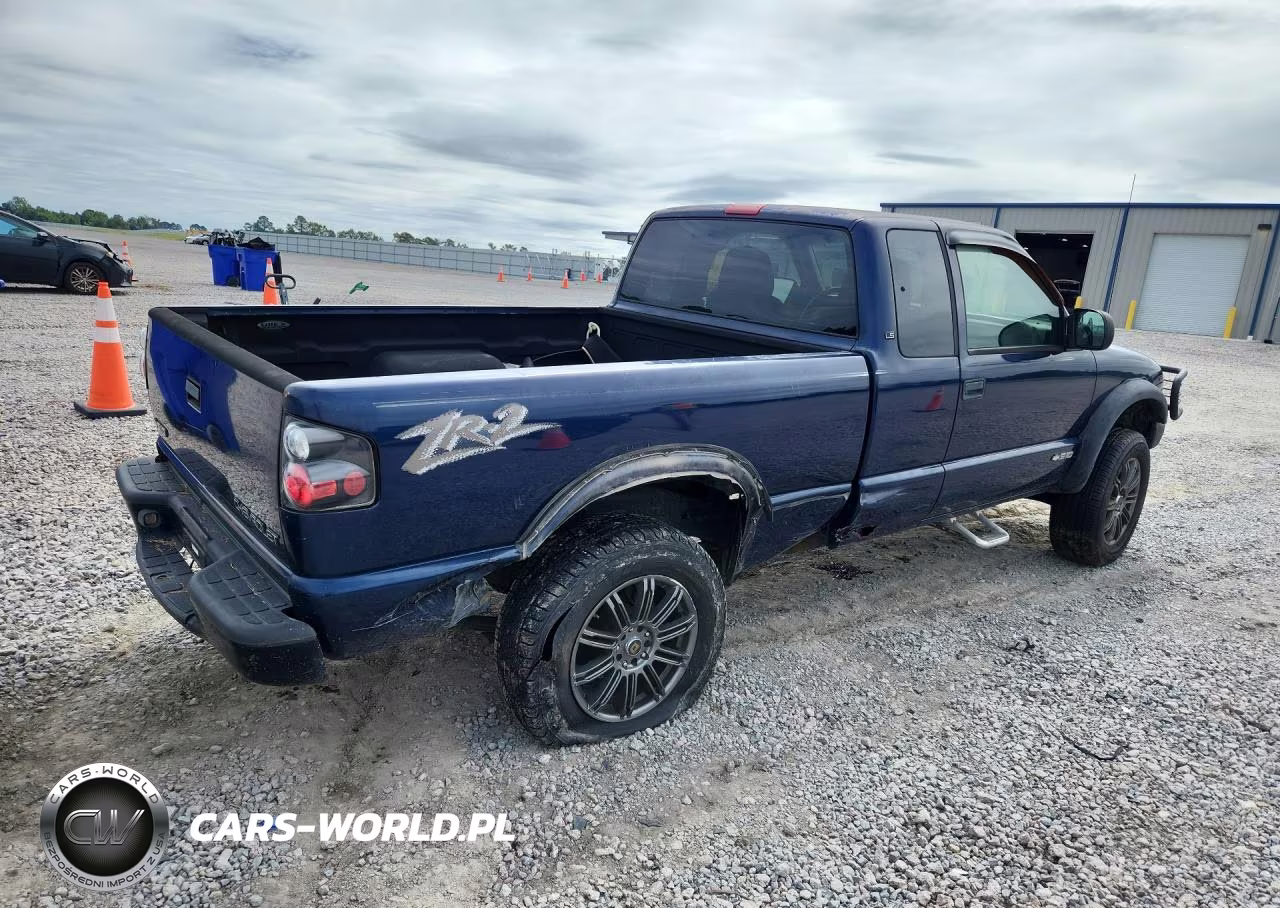 2003 Chevrolet S Truck S10 VIN:1GCCT19X538114527 - 3