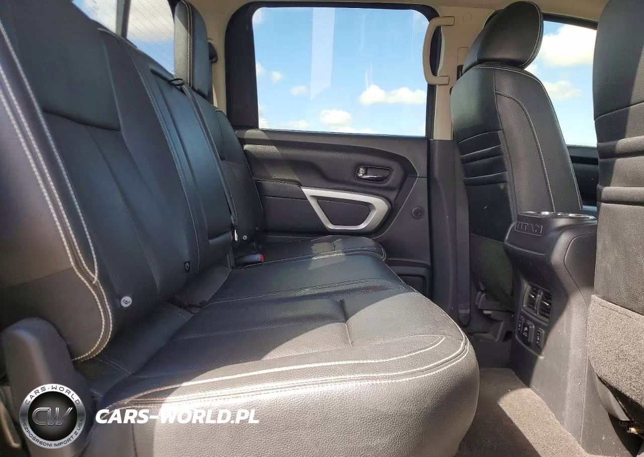 2018 Nissan Titan Pro-4X VIN:1N6AA1E56JN536481 - 10