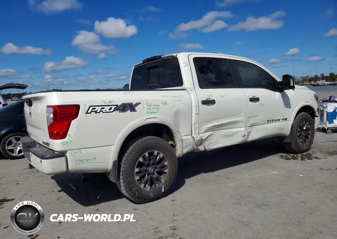 2018 Nissan Titan Pro-4X VIN:1N6AA1E56JN536481 - 3