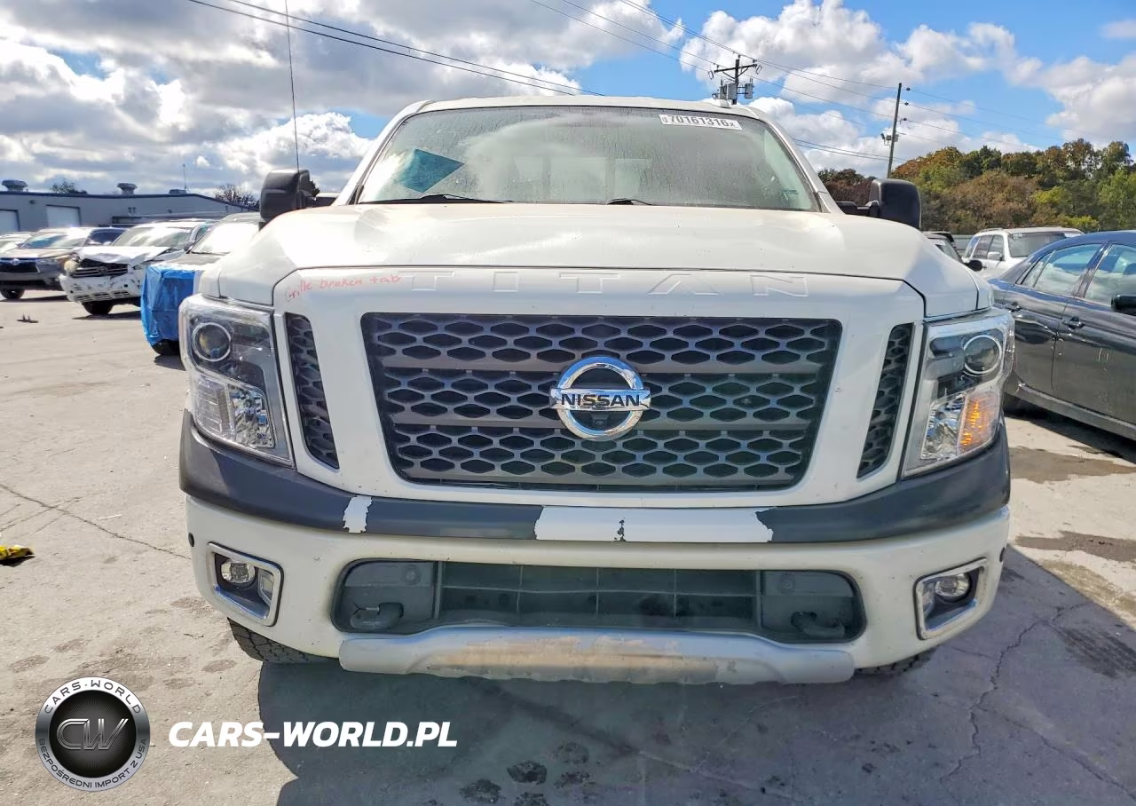 2018 Nissan Titan Pro-4X VIN:1N6AA1E56JN536481 - 5