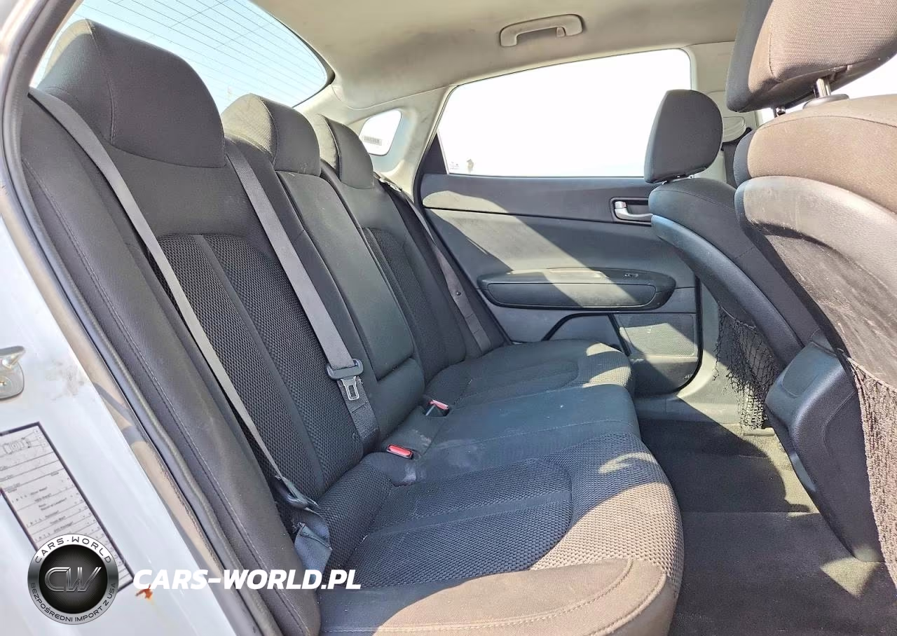 2019 Kia Optima Lx VIN:5XXGT4L30KG277025 - 10