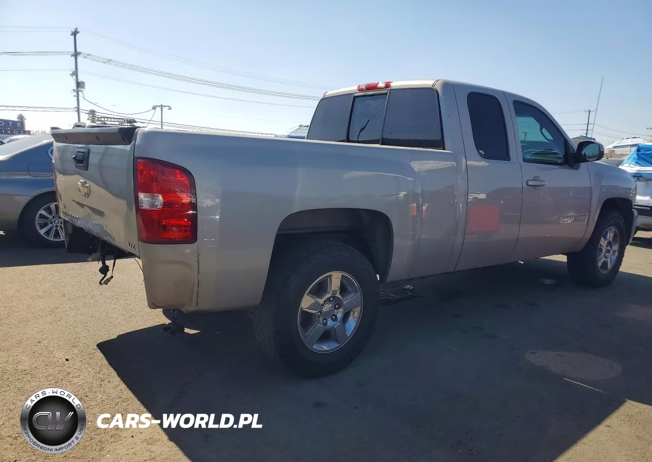 2009 Chevrolet Silverado C1500 Ltz VIN:1GCEC390X9Z207604 - 3