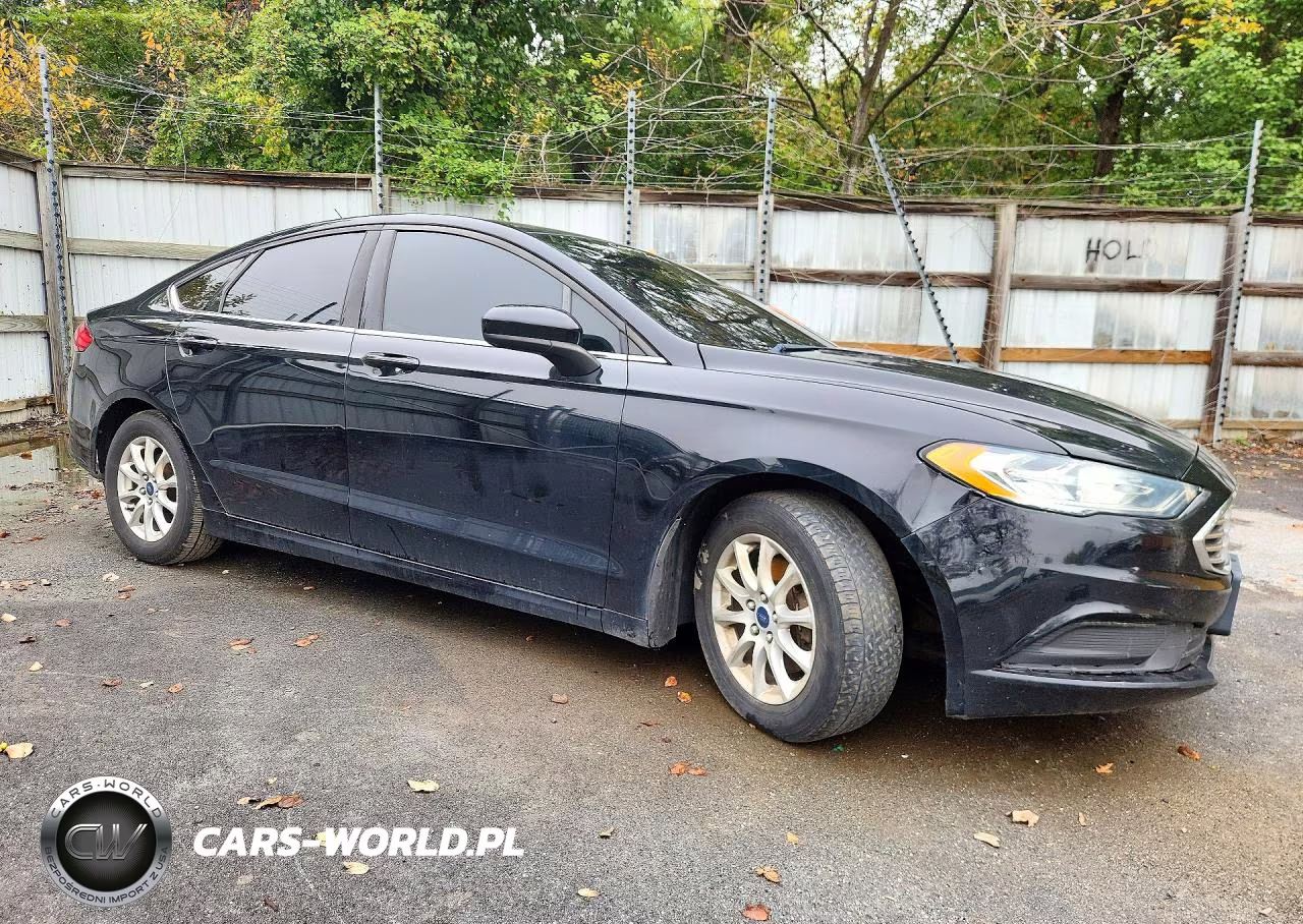 2017 Ford Fusion S VIN:3FA6P0G77HR103975 - 4