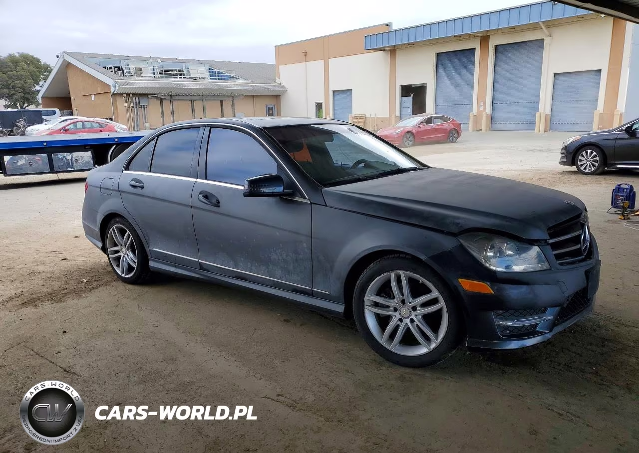 2014 Mercedes-Benz C 250 VIN:WDDGF4HB3ER306645 - 4