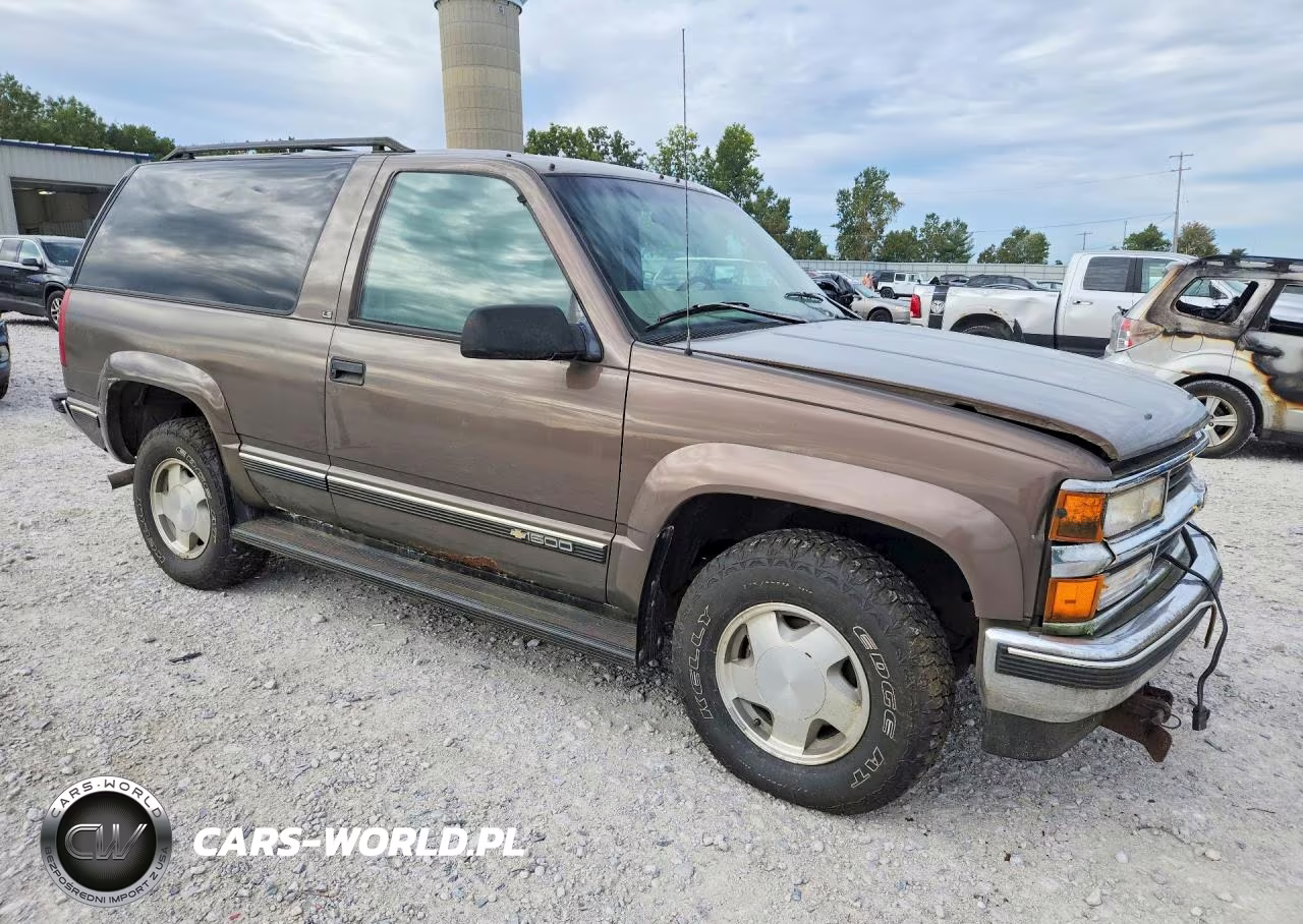 1997 Chevrolet Tahoe K1500 VIN:3GNEK18R2VG116979 - 4