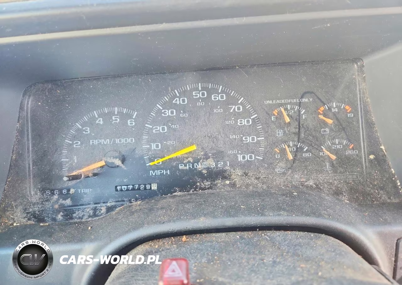 1997 Chevrolet Tahoe K1500 VIN:3GNEK18R2VG116979 - 9