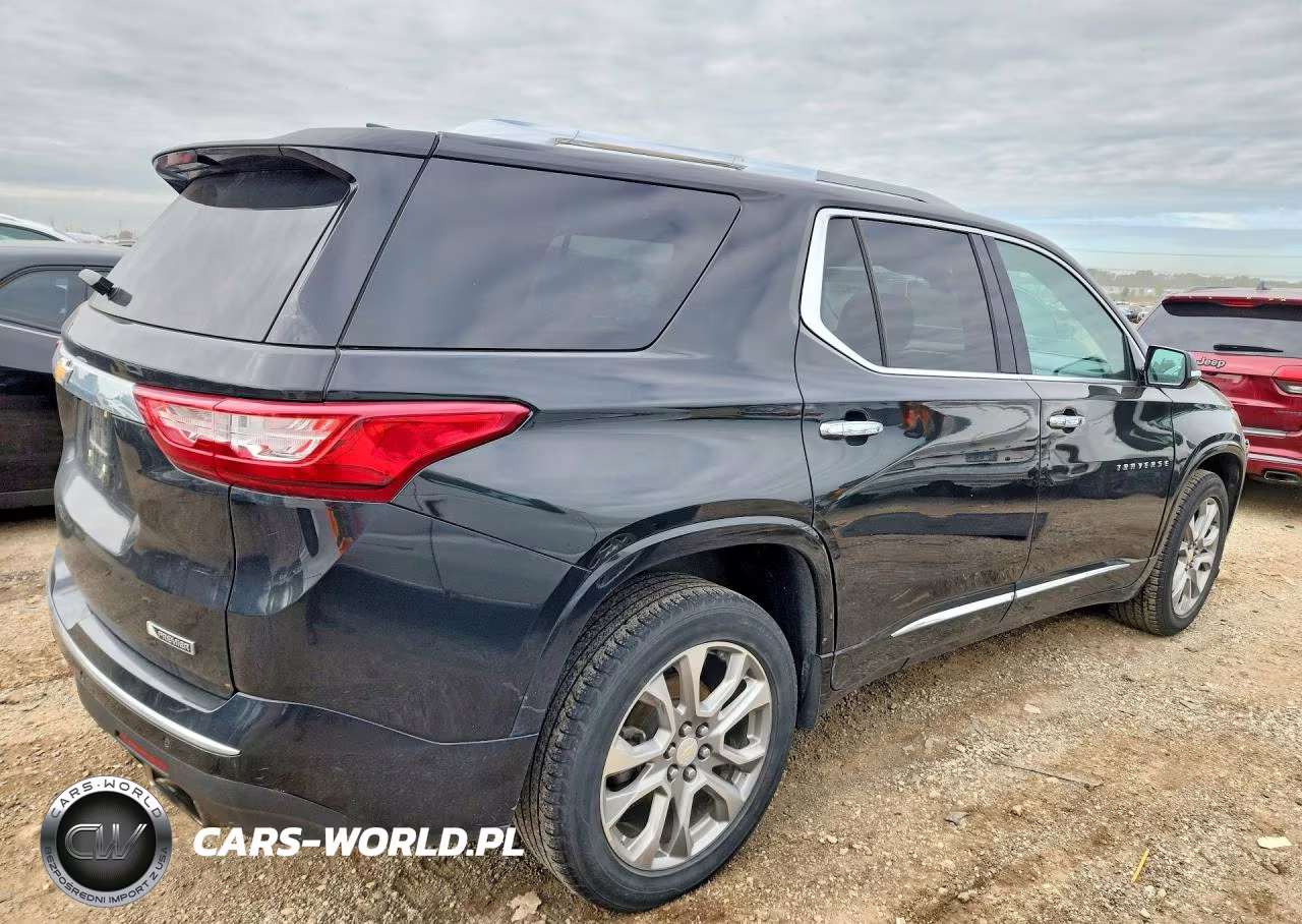 2018 Chevrolet Traverse Premier VIN:1GNEVJKW3JJ216152 - 3