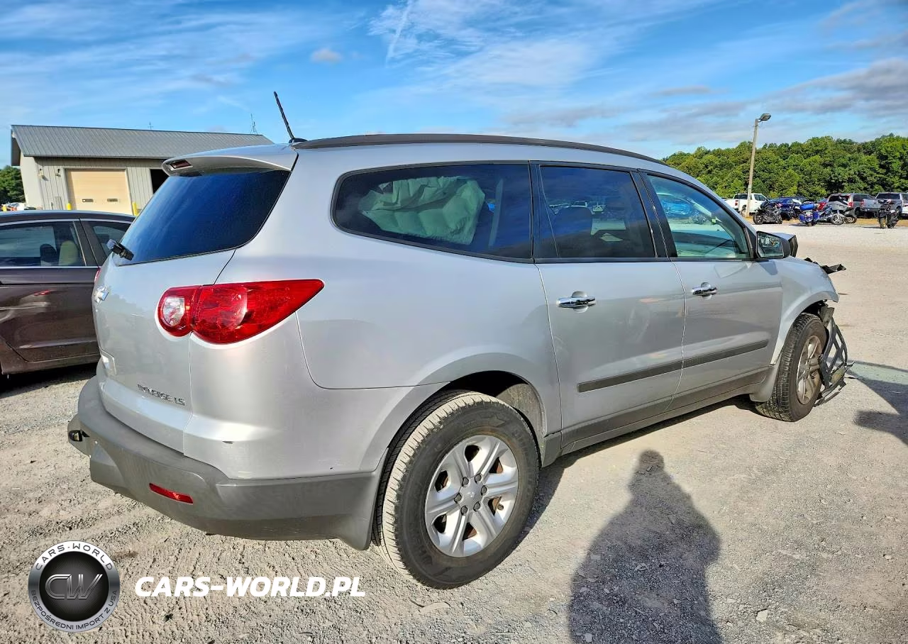 2012 Chevrolet Traverse Ls VIN:1GNKVFED6CJ390309 - 3