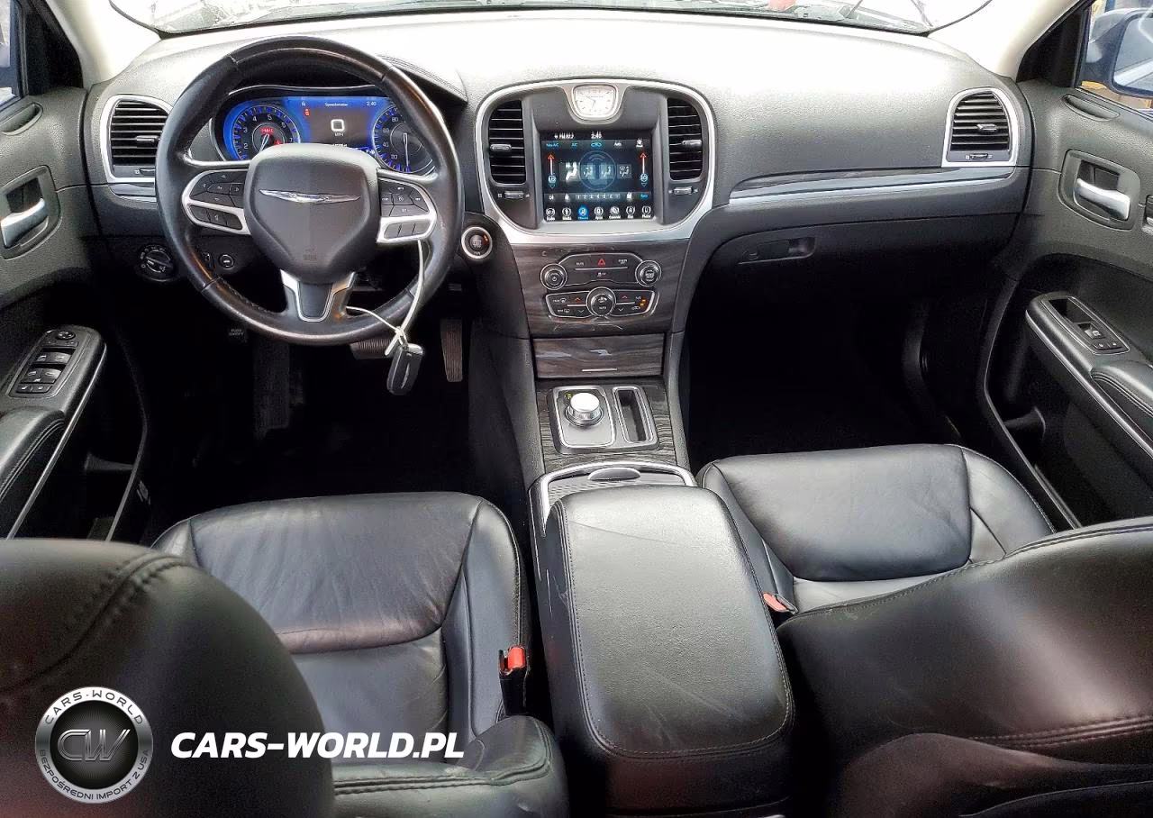 2019 Chrysler 300 Touring VIN:2C3CCAAG1KH623524 - 8