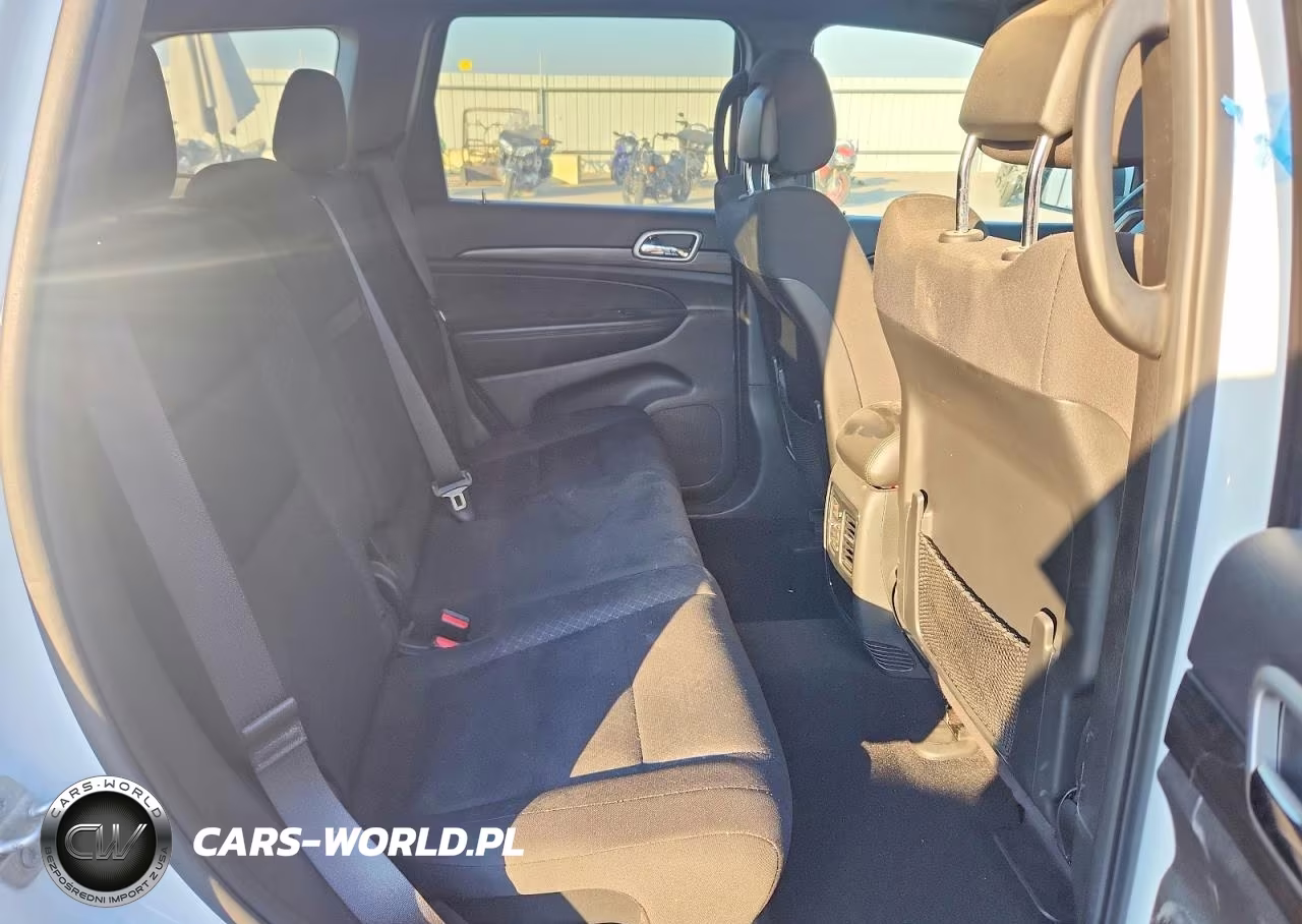 2019 Jeep Grand Cherokee Laredo VIN:1C4RJEAG9KC857576 - 11
