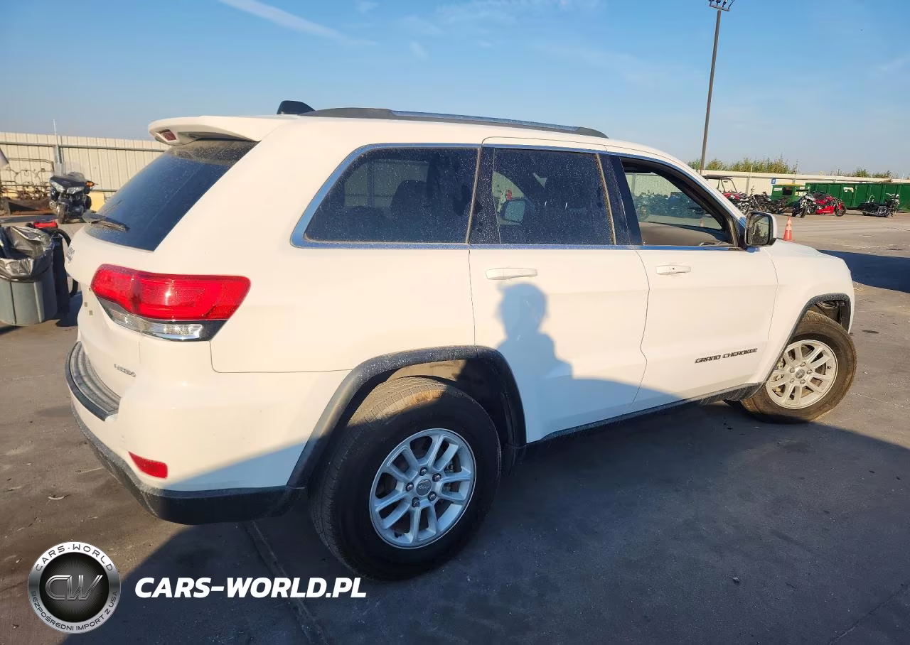 2019 Jeep Grand Cherokee Laredo VIN:1C4RJEAG9KC857576 - 3