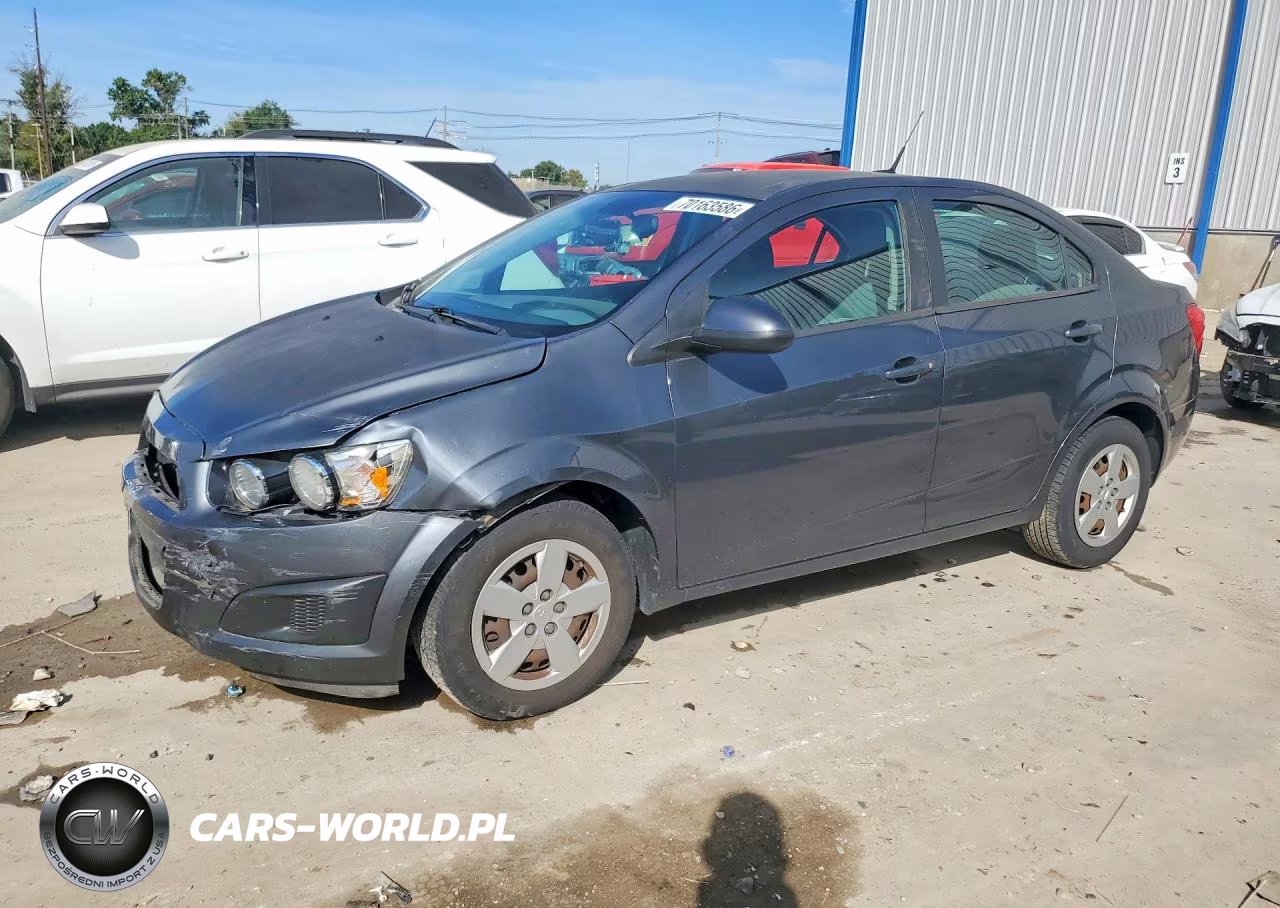 2013 Chevrolet Sonic Ls – zdjęcie 1 z 12