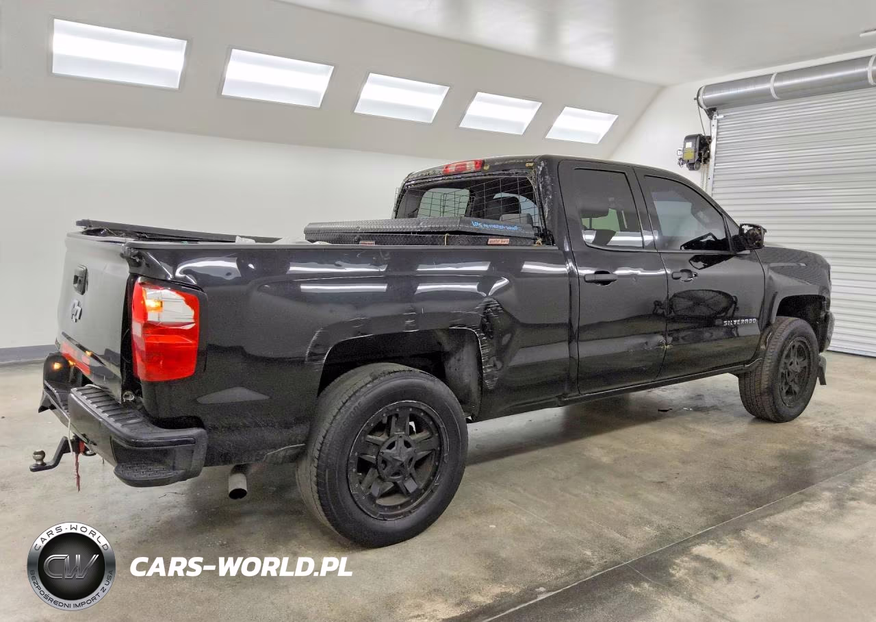 2018 Chevrolet Silverado C1500 Custom VIN:1GCRCPEH9JZ200278 - 3