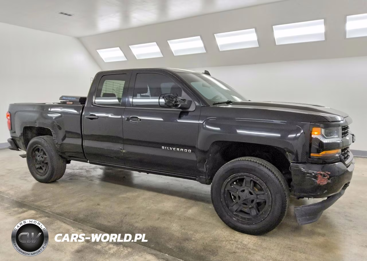 2018 Chevrolet Silverado C1500 Custom VIN:1GCRCPEH9JZ200278 - 4