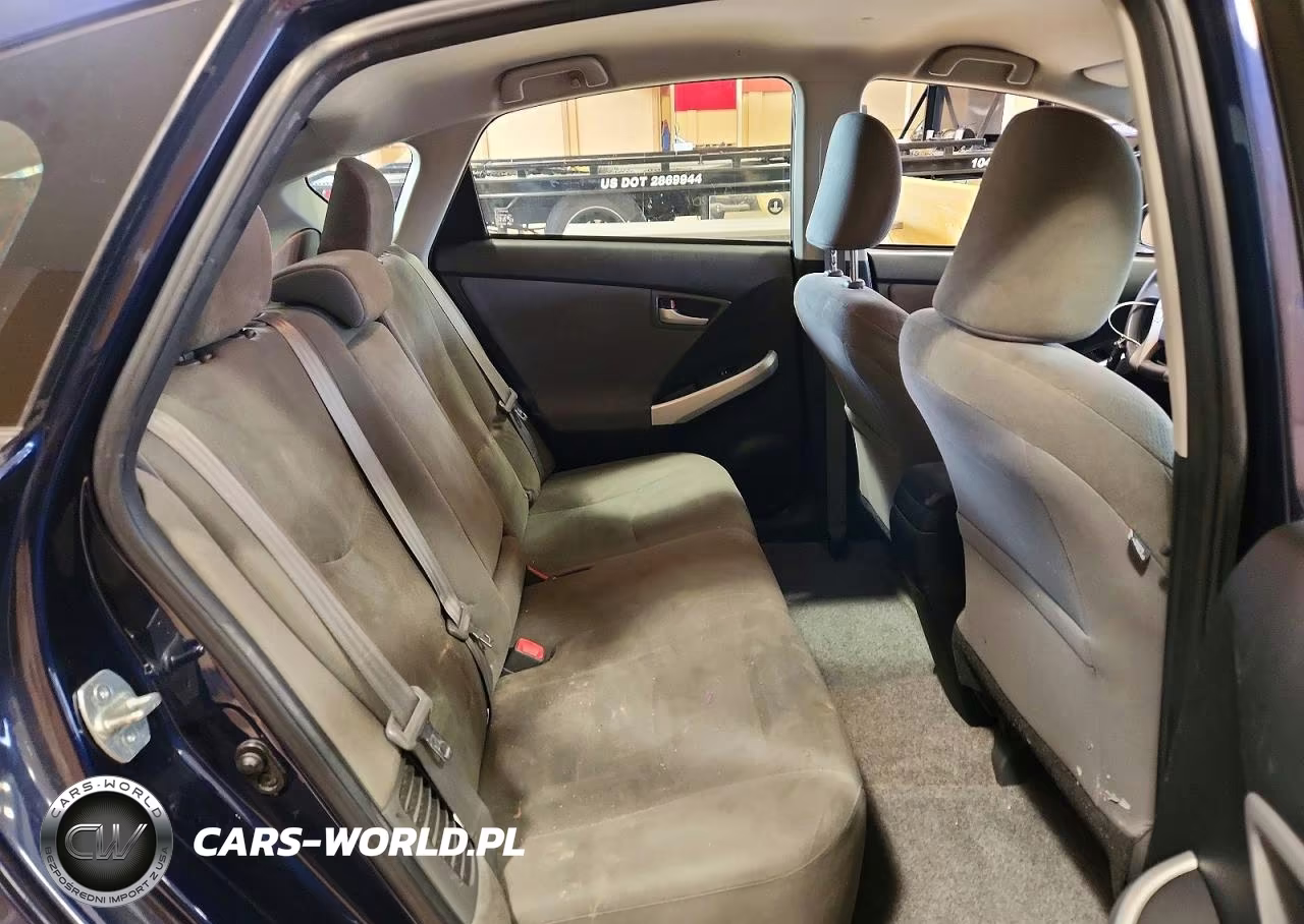 2015 Toyota Prius Two VIN:JTDKN3DU8F1883065 - 10