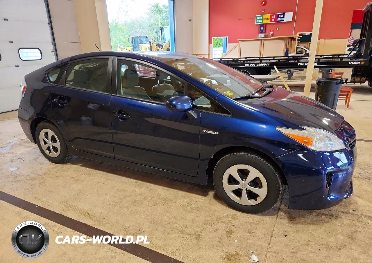 2015 Toyota Prius Two VIN:JTDKN3DU8F1883065 - 4