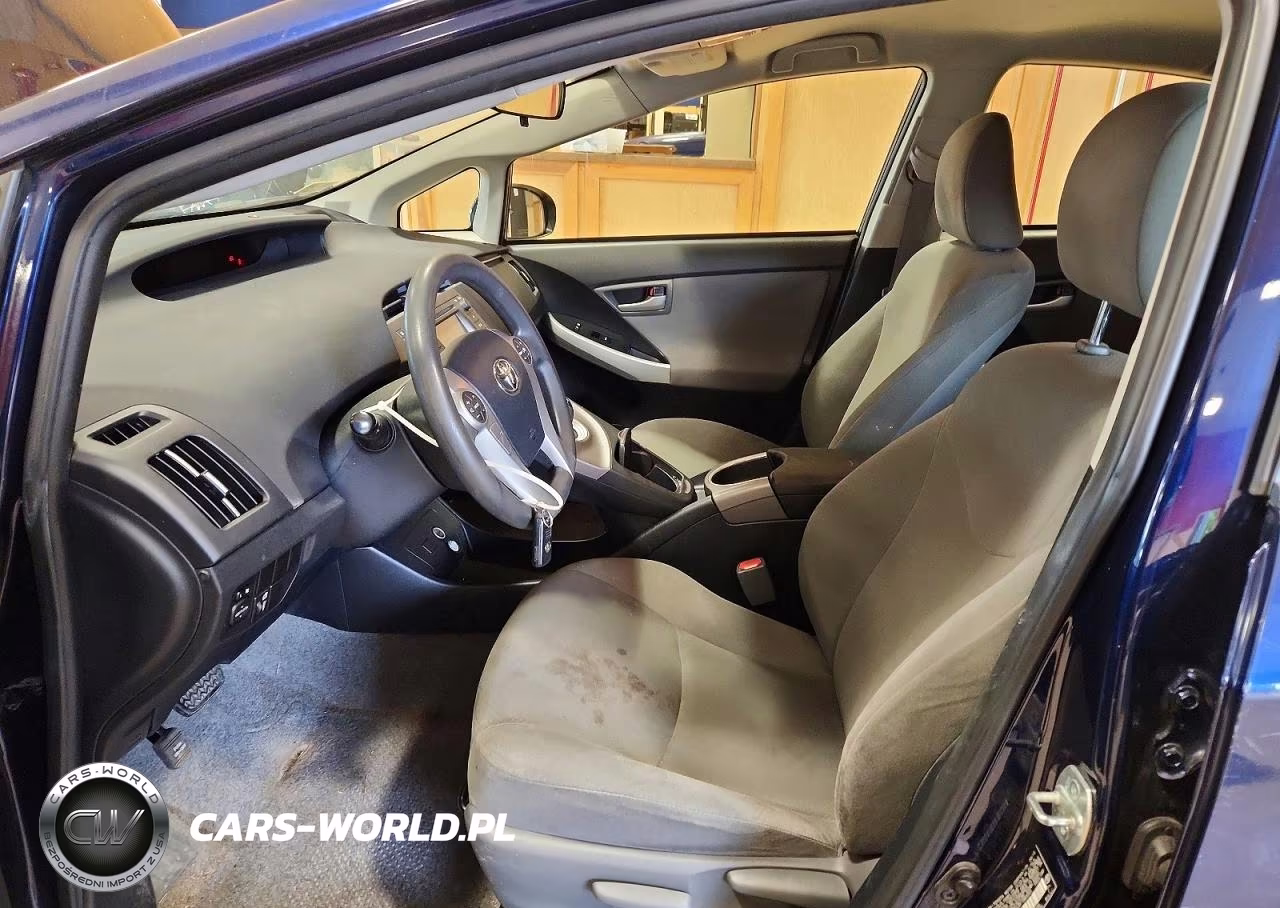 2015 Toyota Prius Two VIN:JTDKN3DU8F1883065 - 7