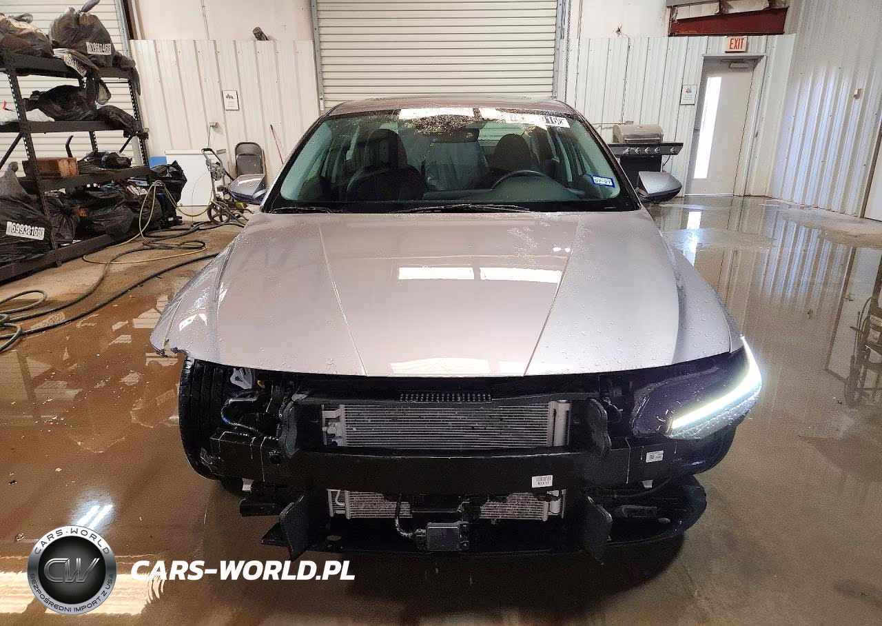 2025 Hyundai Elantra Limited VIN:KMHLN4DJ2SU174250 - 5