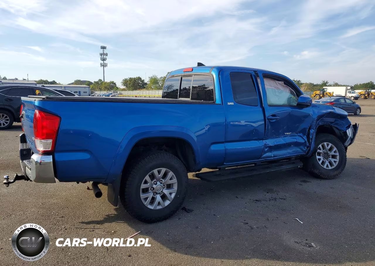 2017 Toyota Tacoma Sr5 V6 VIN:5TFSZ5AN8HX051271 - 3