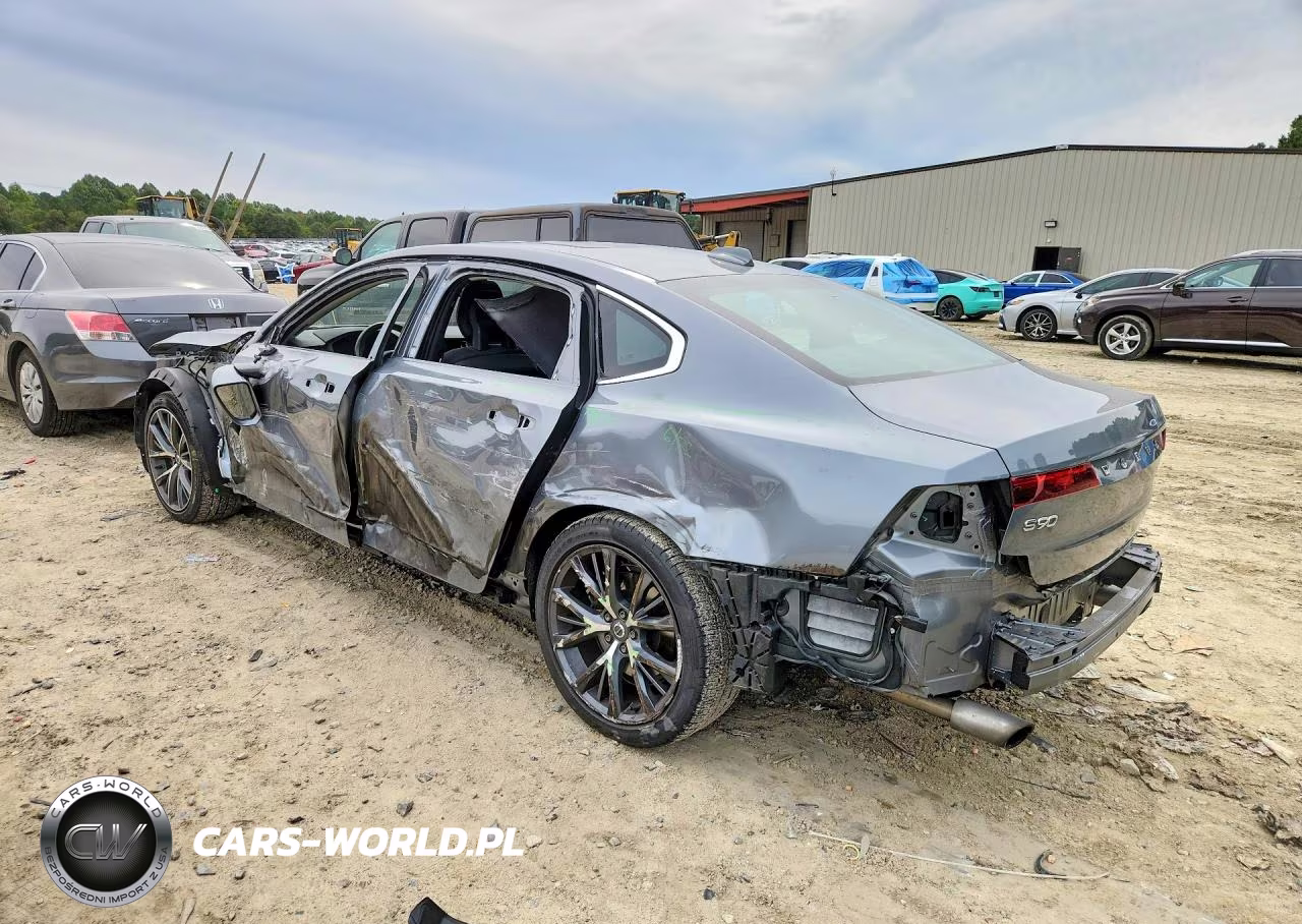 2018 Volvo S90 T5 Momentum VIN:LVY982MK8JP026631 - 2