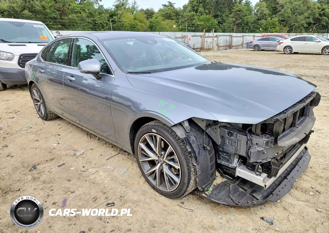 2018 Volvo S90 T5 Momentum VIN:LVY982MK8JP026631 - 4