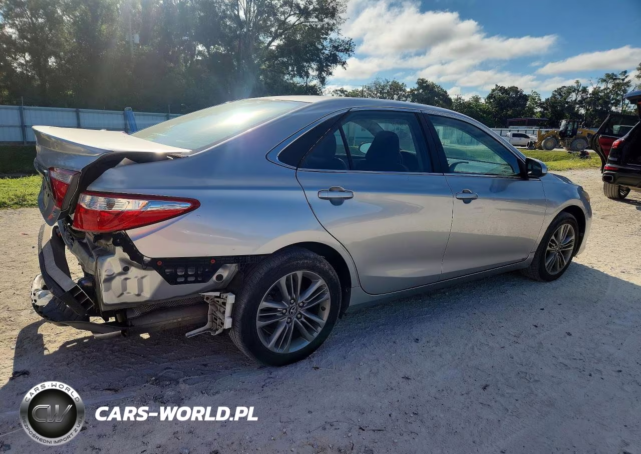 2017 Toyota Camry Se VIN:4T1BF1FK2HU360540 - 3