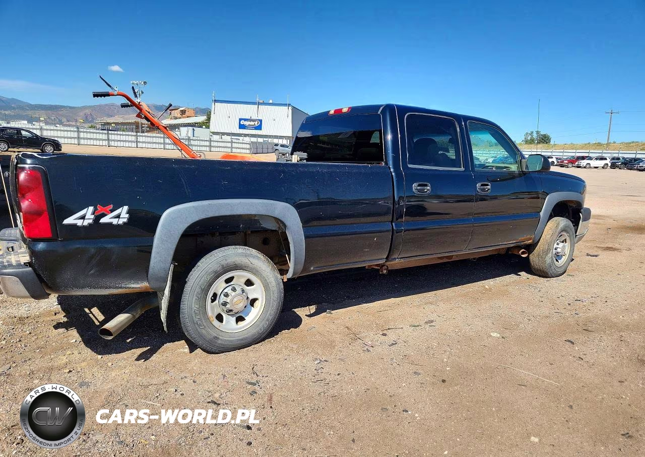 2004 Chevrolet Silverado K3500 VIN:1GCHK332X4F206988 - 3