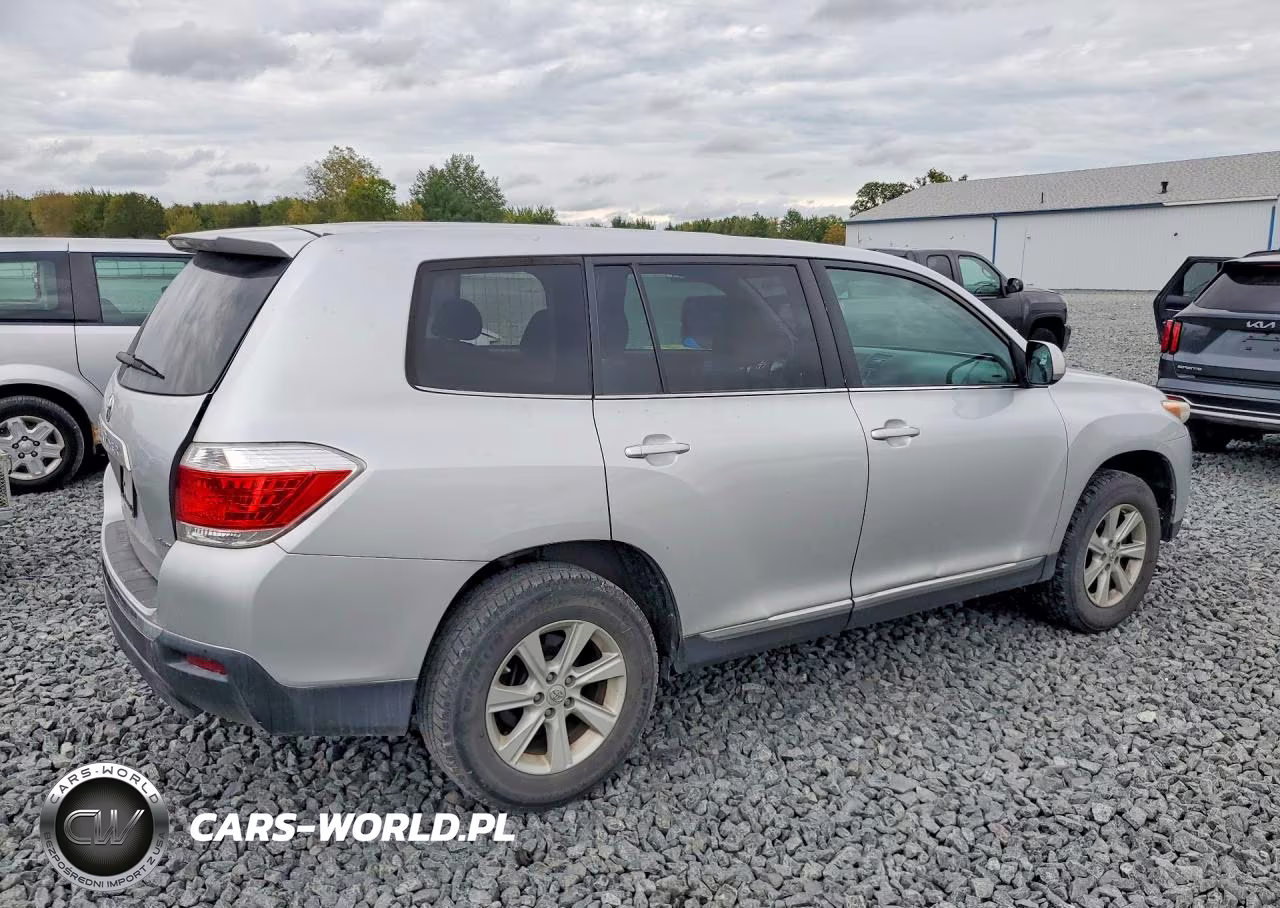 2013 Toyota Highlander Base VIN:5TDBK3EH0DS271646 - 3