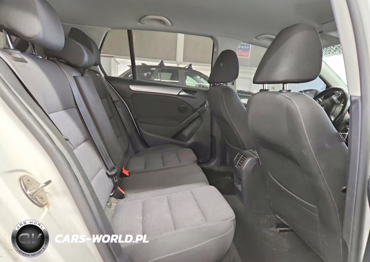 2013 Volkswagen Golf VIN:WVWDM7AJ5DW079643 - 10