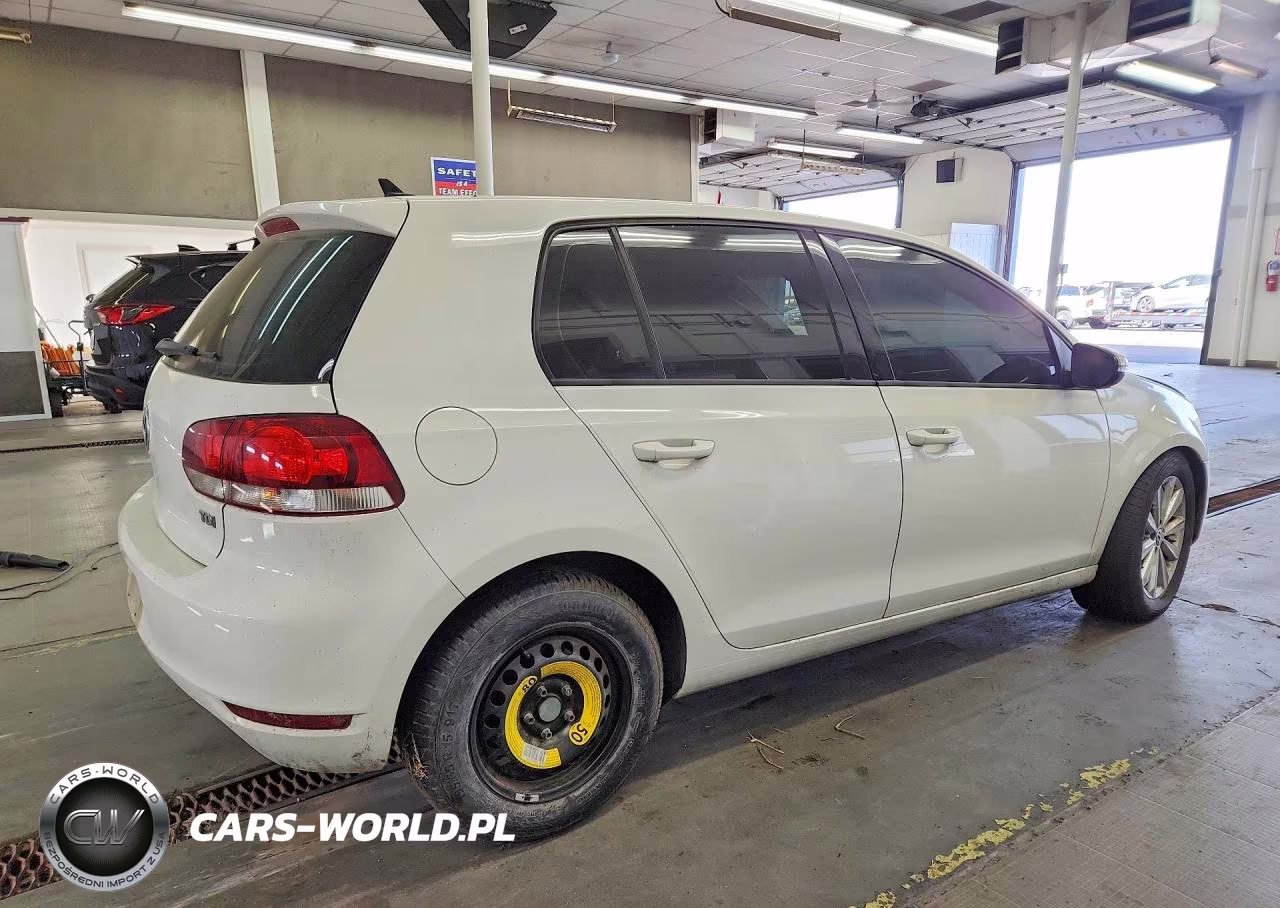 2013 Volkswagen Golf VIN:WVWDM7AJ5DW079643 - 3