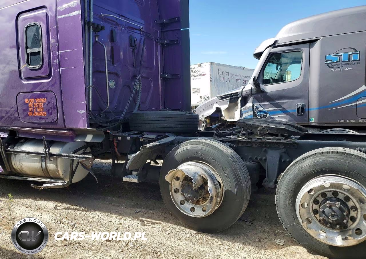 2018 Freightliner Cascadia Semi Truck VIN:3AKJGLDR0JSHU4532 - 14
