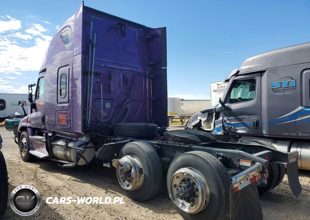 2018 Freightliner Cascadia Semi Truck VIN:3AKJGLDR0JSHU4532 - 2