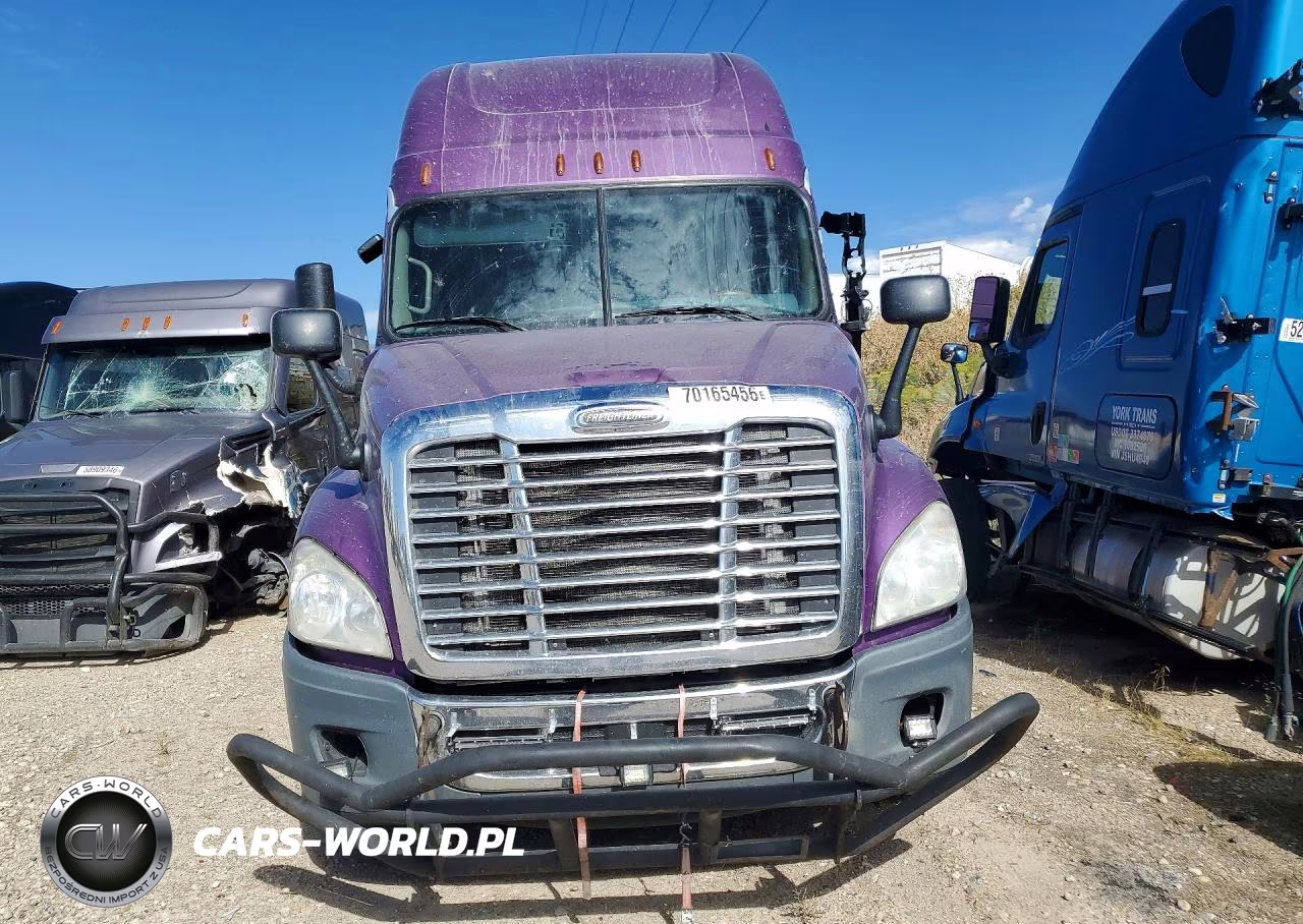 2018 Freightliner Cascadia Semi Truck VIN:3AKJGLDR0JSHU4532 - 5