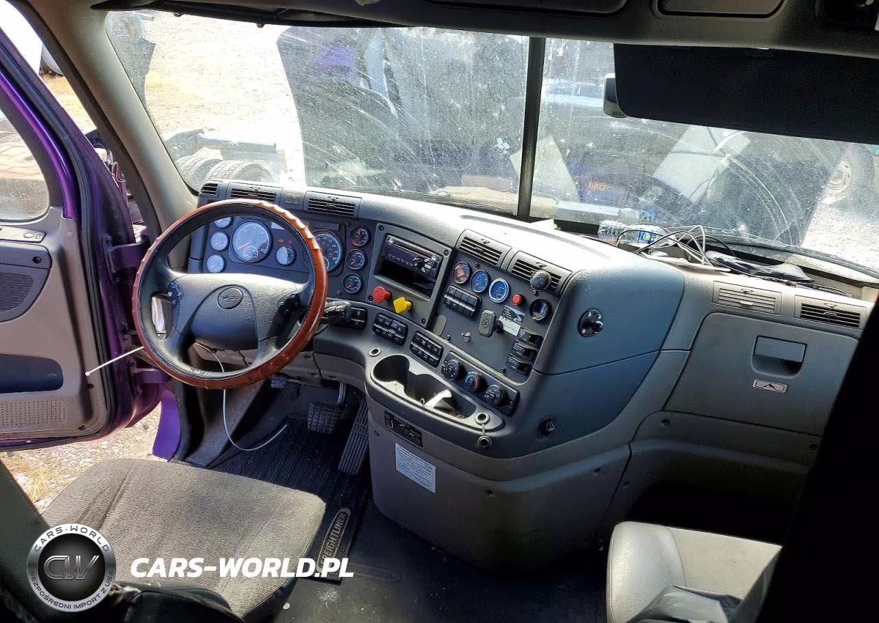 2018 Freightliner Cascadia Semi Truck VIN:3AKJGLDR0JSHU4532 - 8
