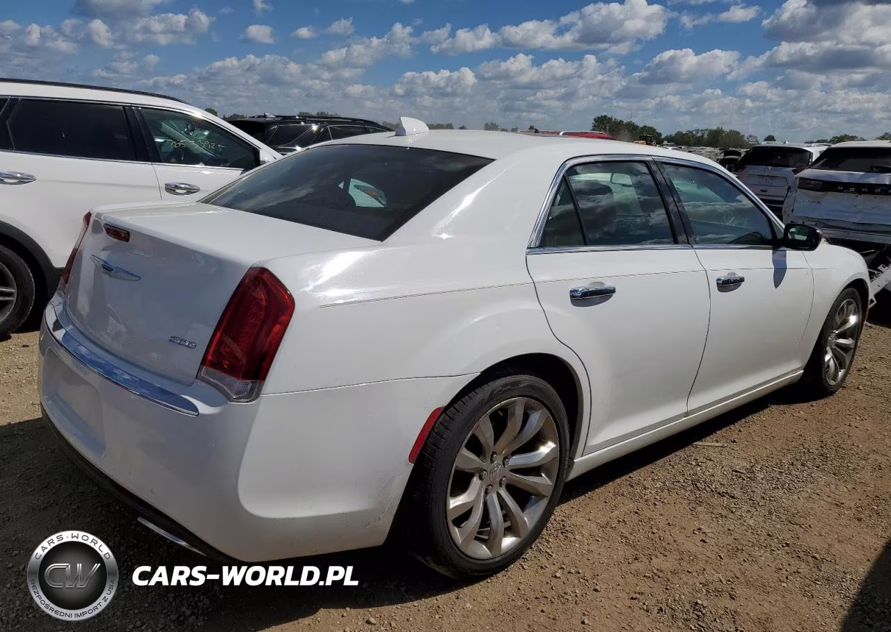 2020 Chrysler 300 Limited VIN:2C3CCAEG1LH141843 - 3