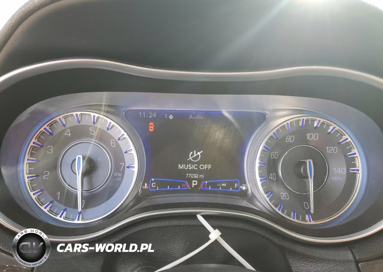 2020 Chrysler 300 Limited VIN:2C3CCAEG1LH141843 - 9