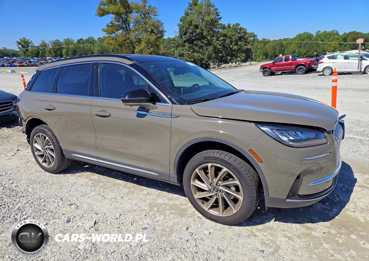 2025 Lincoln Corsair Premiere VIN:5LMCJ1CA8SUL04489 - 4