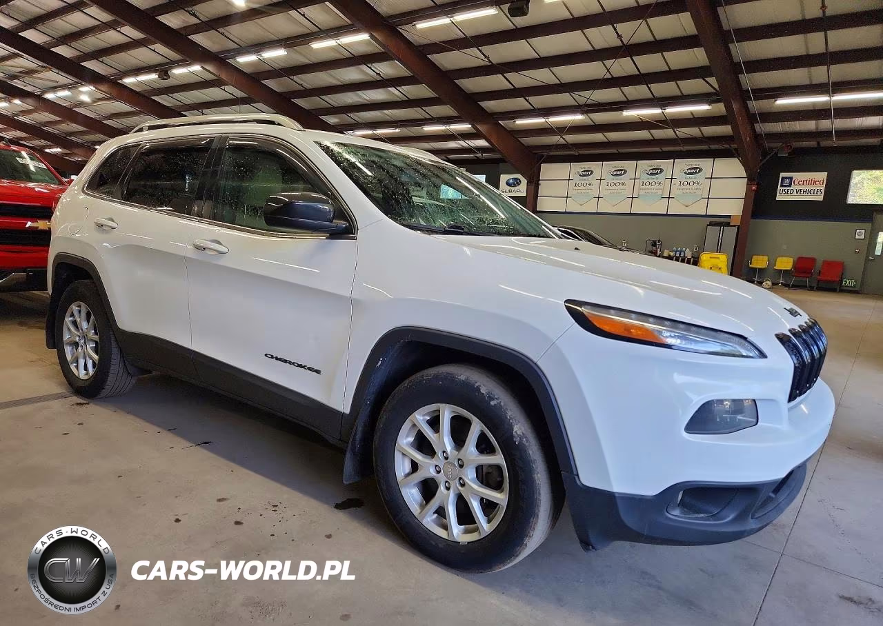 2017 Jeep Cherokee Latitude VIN:1C4PJMCB0HW646745 - 4