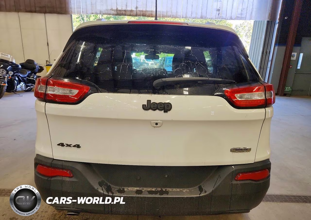 2017 Jeep Cherokee Latitude VIN:1C4PJMCB0HW646745 - 6