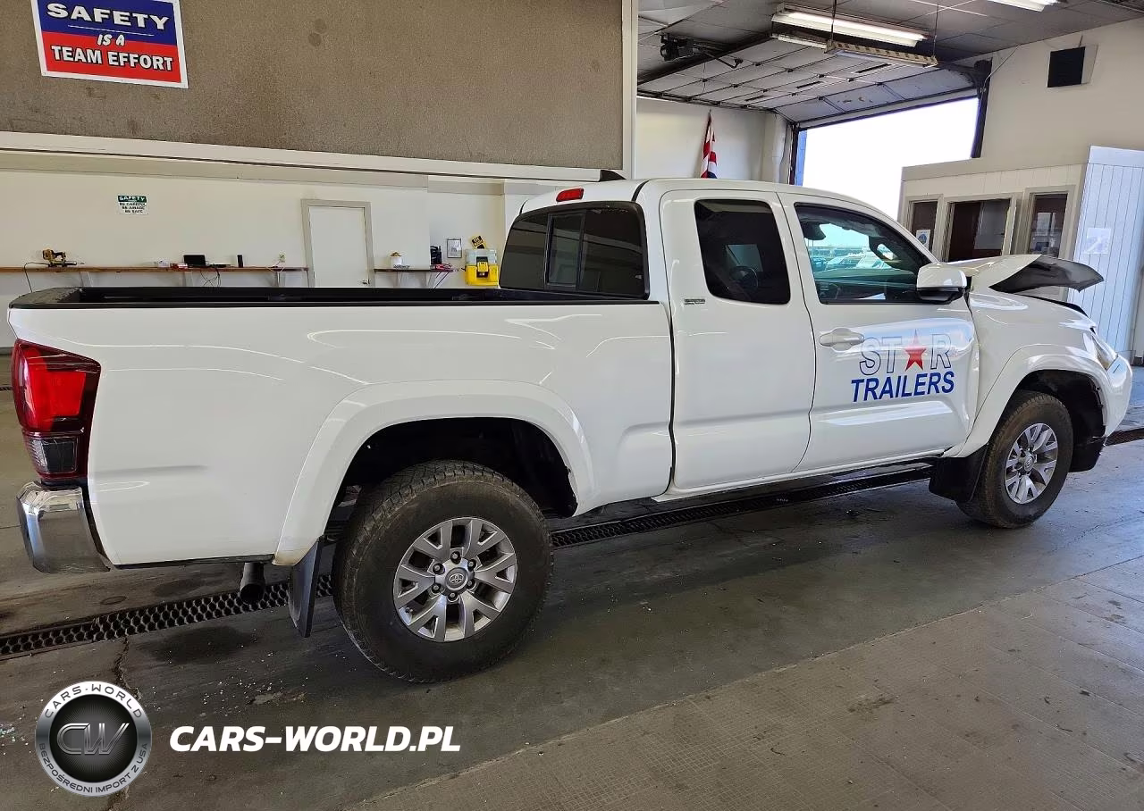2018 Toyota Tacoma Sr5 V6 VIN:5TFSZ5AN0JX151788 - 3
